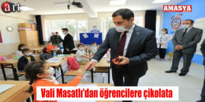 Vali Masatlı’dan öğrencilere çikolata