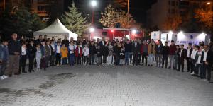 12 Kasım Cumartesi günü saat 18.57’de İlçemiz Kaymakamı Sayın Ali GÜLDOĞAN’ın katılımı ile ilçemiz Merzifon Anadolu İmam-Hatip Lisesi öğrenci pansiyonunda “Çök-Kapan –Tutun” Tatbikatı gerçekleştirildi.