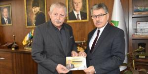 Belediye Başkanımız Sn. Mehmet Sarı, eğitim camiamıza uzun yıllar hizmet etmiş ve halen Belediye