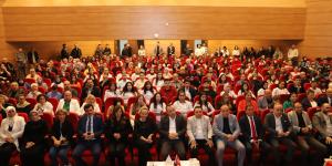 Amasya Üniversitesi, Amasya Ticaret ve Sanayi Odası ve TOBB Amasya Kadın Girişimciler Kurulu iş birliğiyle düzenlenen “Fark Yaratan Kadınlar, Fark Yaratan Adımlar” programında ünlü şef Özlem Mekik konuk olarak ağırlandı.