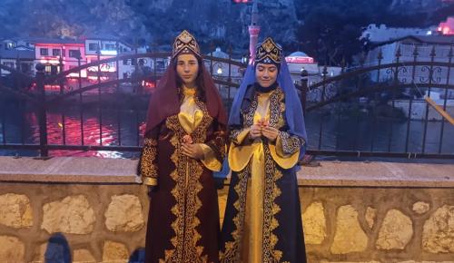 Amasya’da Osmanlı Dönemine Yolculuk: Tarihi Kıyafetlerle Eşsiz Deneyim