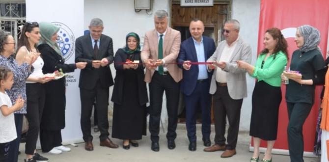 “Geçmişten Günümüze El Nakışları” Sergisi Ziyaretçileriyle Buluştu